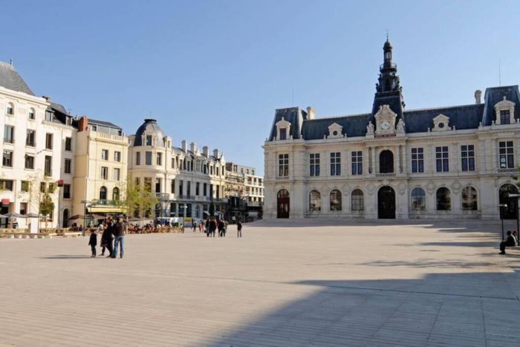 Appartement En Face De La Gare - Centre Ville Poitiers Exteriör bild